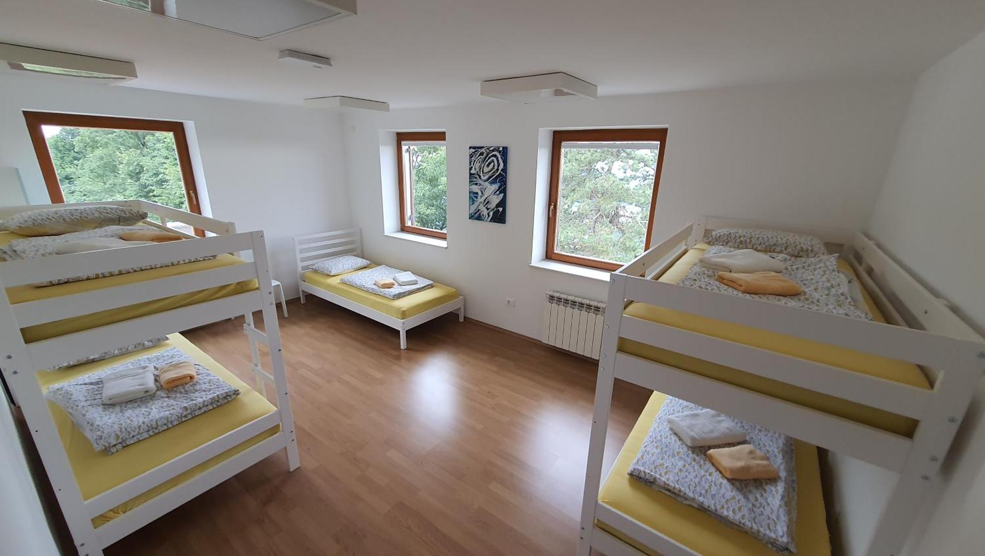 Prenocisca Center Mir In Dobro Hotel Solkan Exterior photo