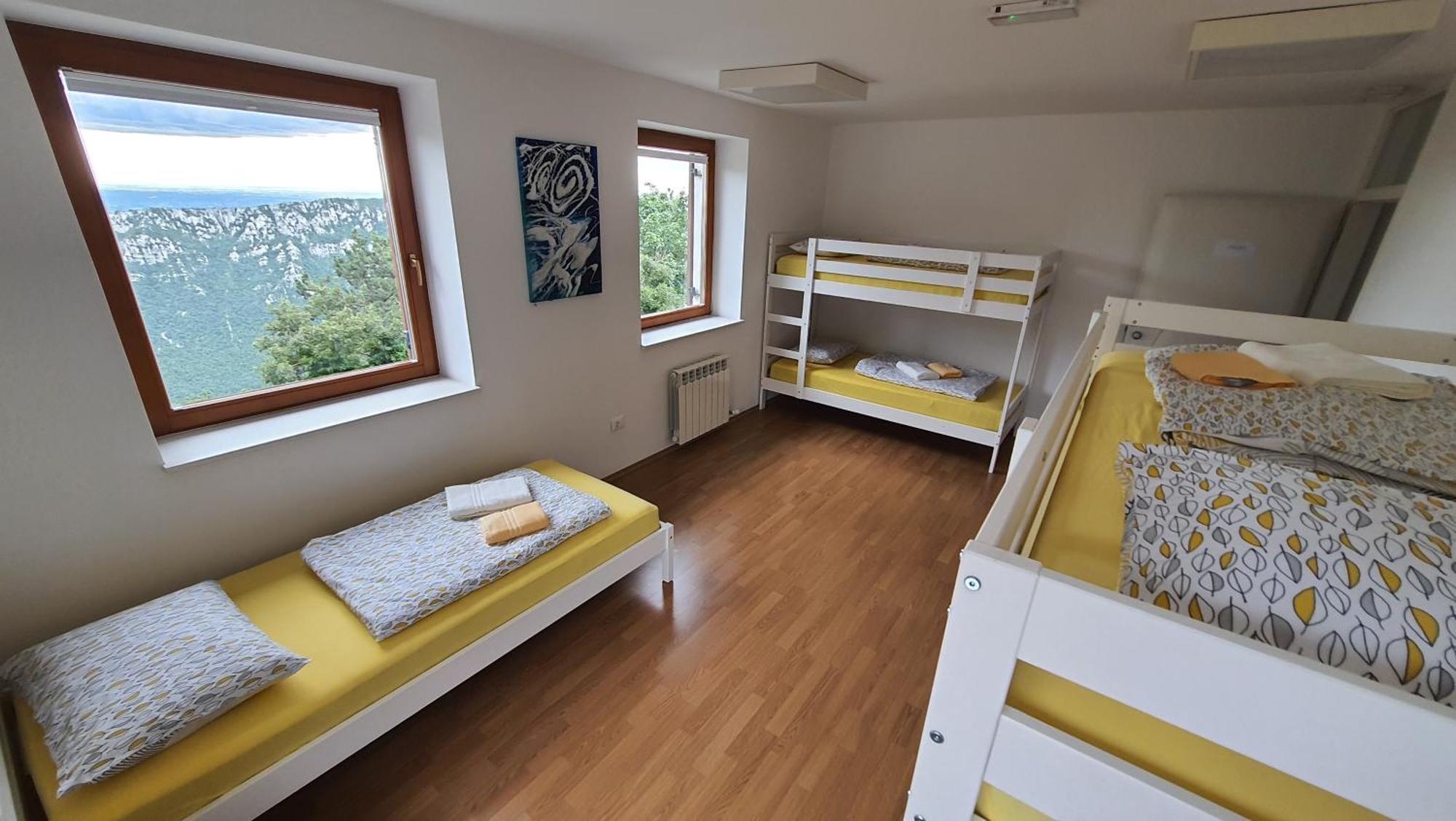 Prenocisca Center Mir In Dobro Hotel Solkan Exterior photo